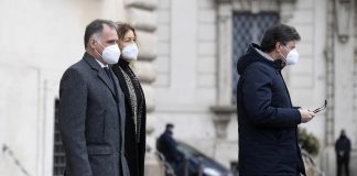 Scuola e covid, Lega non vota dl: “Discrimina tra bimbi vaccinati e non”