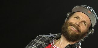 Sanremo 2022, Jovanotti: “Votiamo Morandi, Gianni sei tutti noi”