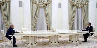 Crisi Ucraina, Macron incontra Putin al Cremlino: 5 ore di colloquio