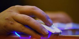 Safer Internet Day, allarme Kaspersky: 36% bimbi 5-10 anni ha messaggi da sconosciuti