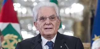 Covid, Mattarella: “Grazie a personale sanitario per i sacrifici”
