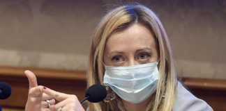 Meloni: “Noi conservatori in prima linea per i veri profughi”