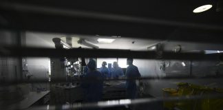 Covid oggi Lombardia, 7.757 contagi e 33 morti. A Milano 2.236 casi