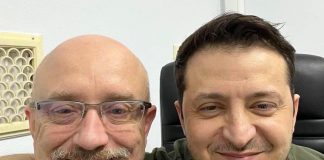 Guerra Ucraina-Russia, il selfie del ministro e di Zelensky: “Vinciamo”