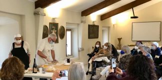 A Palazzo D’Arco si rinnova il binomio cultura e gastronomia. Successo per le offelle di Daniela e Fernando