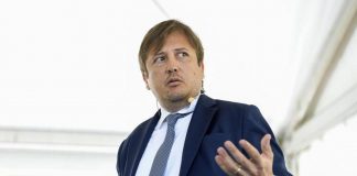No vax, Lorefice (M5S) contro Sileri: “Parole terribili”
