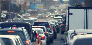 Associazioni ambientaliste contro gli incentivi auto: “serve investire sulla mobilità attiva”