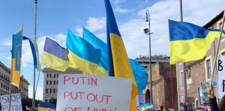 Ucraina, l’urlo della comunità a Roma: “Putin vattene, Nato aiutaci” – Video
