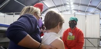 Vaccino covid bambini, pediatri: “Miocardite? Rischio molto più alto con infezione”