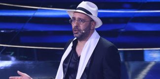 Sanremo 2022, Gismondo contro Zalone virologo: “Porti rispetto”