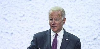 I paracadutisti arrivano a Kharkiv. Biden “Putin pagherà un prezzo alto”