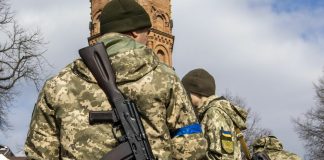 Ucraina, la guerra tra bombardamenti e negoziati