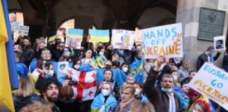 Ucraina, a Mariupol colpita scuola dove si erano rifugiate 400 persone