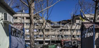 Trenta giorni di guerra in Ucraina, l’Ue rafforza il sostegno a Kiev