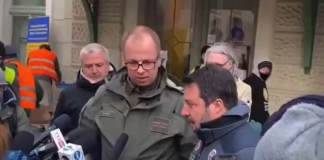 Salvini contestato, il sindaco e la t-shirt con Putin: “Ho detto verità”