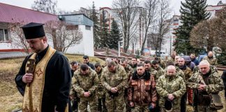 Ucraina-Russia, il fotoreporter sul fronte: “Qui racconto tragedia umana, resistenza ucraini commovente”