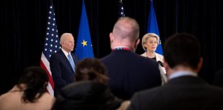Ucraina, Biden vede von der Leyen: “Russia usa profitti energia per guerra”