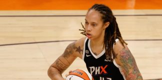 Russia, arrestata cestista Usa Griner per “possesso di droga”