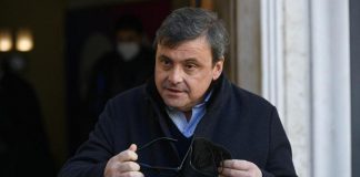 Calenda: “Biden è pericoloso, passa da una gaffe all’altra”