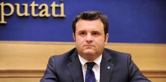 Centinaio: “Agriturismo è unico, continuare su questa strada”
