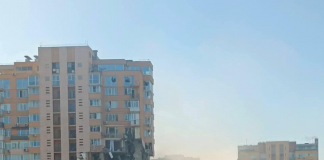 Ucraina, una scuola il primo obiettivo dei missili a Kiev, la direttrice: “Non è un caso”