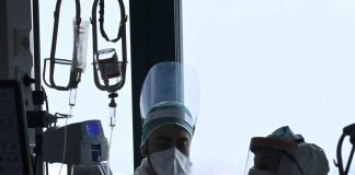 Covid oggi Italia, Fiaso: ricoveri in calo, anche tra bambini