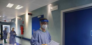 Covid Italia, risale curva ricoveri ordinari dopo quasi due mesi: report Fiaso
