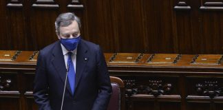Zelensky al Parlamento italiano, Draghi: “Italia vuole Ucraina nell’Ue”