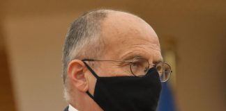 Polonia, atterraggio emergenza per aereo con a bordo presidente Duda