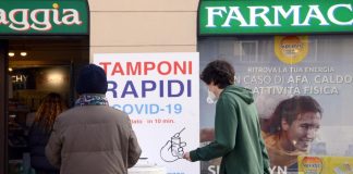 Covid oggi Lombardia, 8.677 contagi e 21 morti. A Milano città 1.338 casi