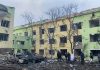 Guerra Ucraina, attacco ospedale Mariupol: morta donna con il suo bimbo