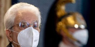 Mattarella chiede la riduzione del suo assegno personale