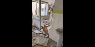 Ospedale pediatrico bombardato a Mariupol, 1.300 morti. Zelensky: “Bambini sotto le macerie” – Video