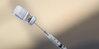 Vaccino Covid, Pregliasco: “Possibile revisione tempi nuovo booster ma vedere curva”