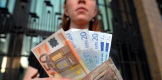 Altroconsumo, cala 2,7 punti capacità consumatori di affrontare spese quotidiane