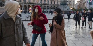 Covid oggi Lombardia, 11.378 contagi e 17 morti. A Milano 1.844 casi