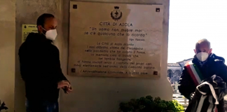 Al cimitero di Asola scoperta una targa a ricordo delle vittime del Covid Al cimitero di Asola scoperta una targa a ricordo delle vittime del Covid