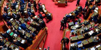 Obbligo vaccino over 50, governo pone fiducia al Senato su decreto