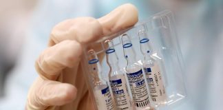 Vaccini covid, Bassetti: “Sputnik e AstraZeneca derubricati troppo presto”