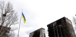 Due mesi di guerra in Ucraina, neanche la Pasqua ortodossa ferma le armi. 213 i bambini morti