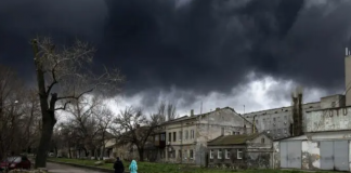 Si contano le vittime mentre il mondo condanna Mosca