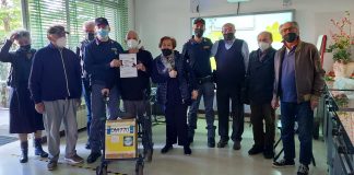 Prevenire truffe e raggiri agli anziani, ieri la polizia ha incontrato i residenti di Colle Aperto