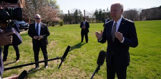 Massacro Bucha, Biden: “Putin va processato per crimini di guerra”