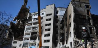 Guerra Ucraina, trovati 26 corpi a Borodianka. Zelensky: “Più orribile di Bucha”