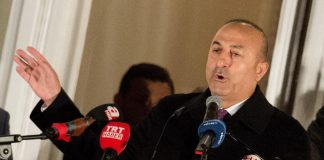 Ucraina-Russia, Turchia: “Negoziamo per incontro Putin-Zelensky”