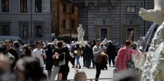 Covid, Silvestri: “Virus in fase benigna, ma prepariamoci a ricadute in autunno”