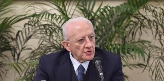Ucraina, De Luca: “Zelensky dove trova il tempo per fare tutti quei video?”