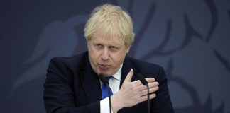Gb, Johnson: “Richiedenti asilo arrivati illegalmente saranno trasferiti in Ruanda”