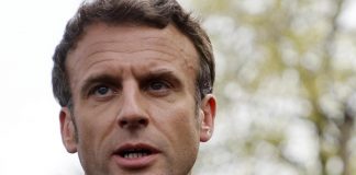 Ucraina, Macron: “Genocidio? Crimini di guerra, attenti alle parole”
