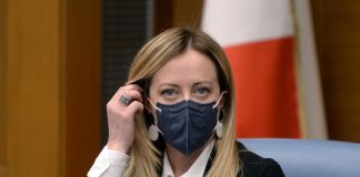 Ucraina-Russia, Meloni: “Canfora? Becera propaganda, querelo”
